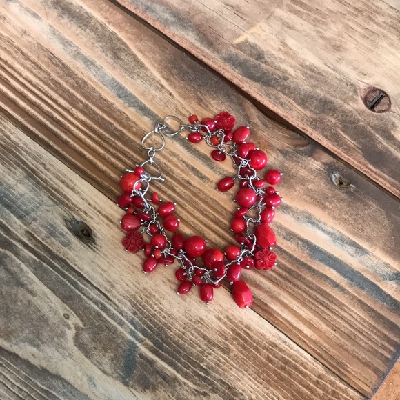 Elegant Red Coral Hearts and Flowers Bracelet - Picture 5 of 6